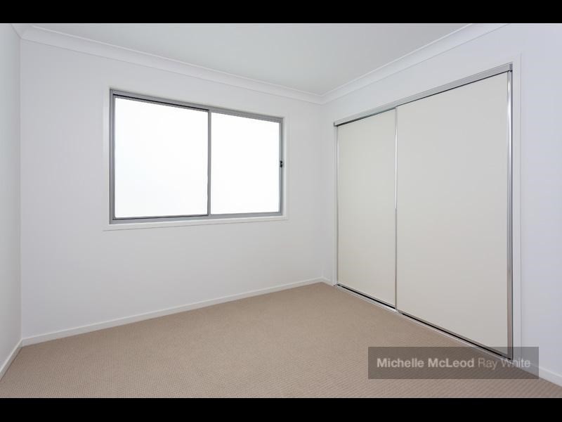 76 Burns Parade, Chapel Hill QLD 4069