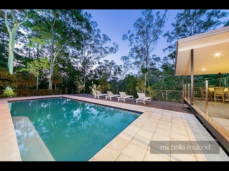 8 Hillcrest Place, Kenmore Hills QLD 4069