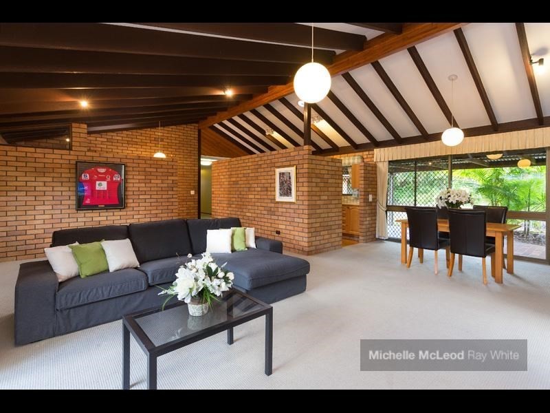 7 Staaten Street, Chapel Hill QLD 4069