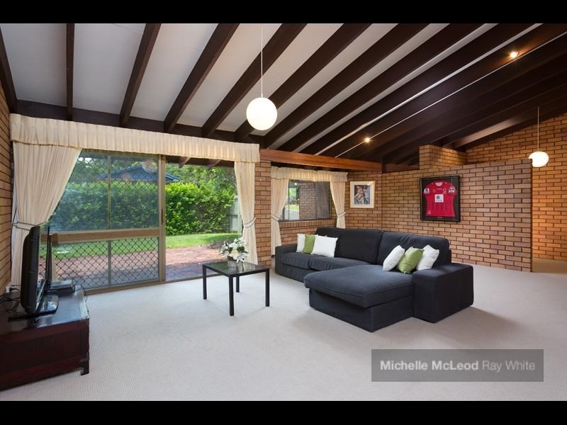 7 Staaten Street, Chapel Hill QLD 4069