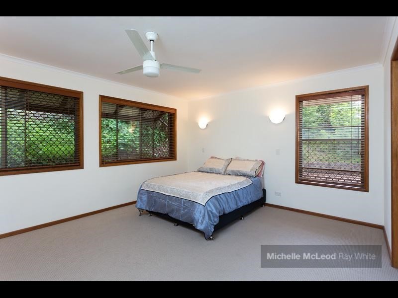 7 Staaten Street, Chapel Hill QLD 4069