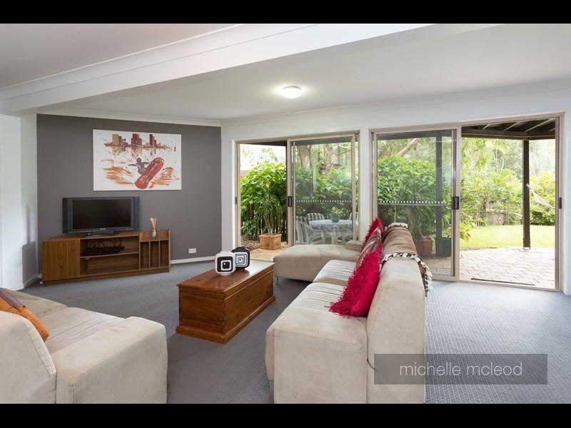 41 Ngeringa Crescent, Chapel Hill QLD 4069