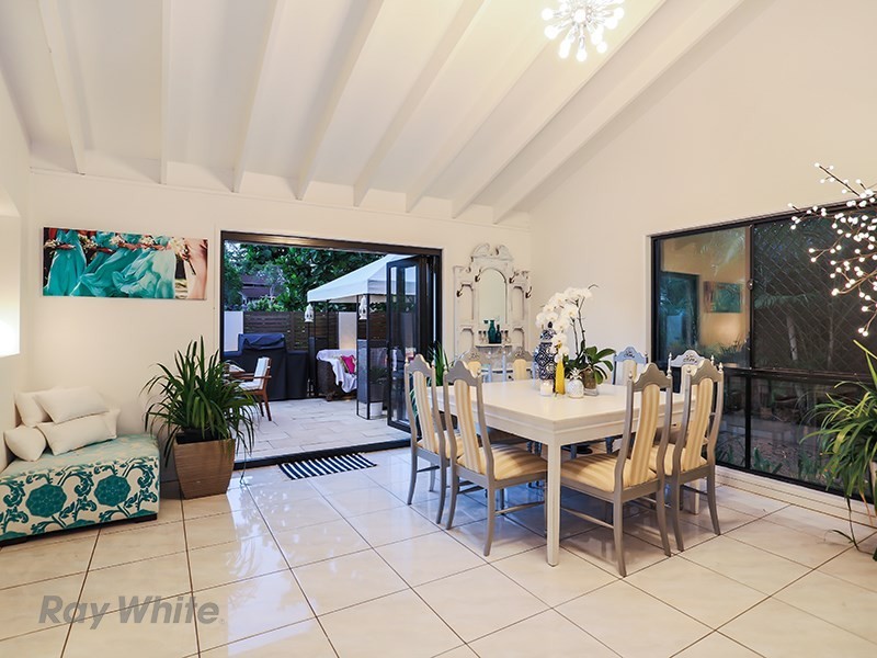 18 Lant Street, Chapel Hill QLD 4069