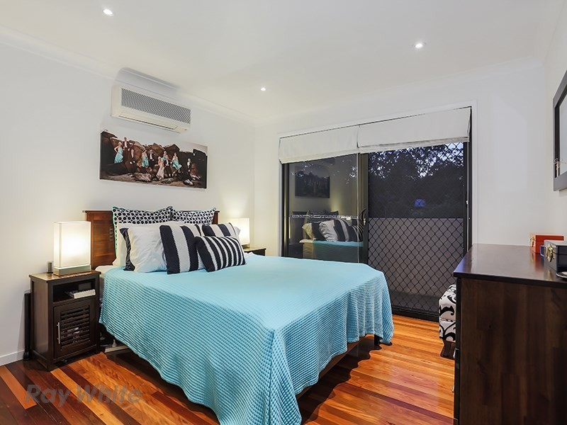 18 Lant Street, Chapel Hill QLD 4069