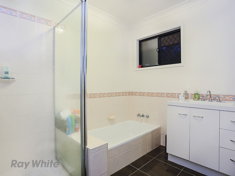 18 Lant Street, Chapel Hill QLD 4069