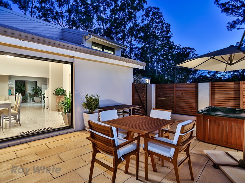 18 Lant Street, Chapel Hill QLD 4069