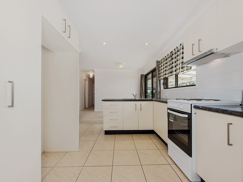 16 Rialanna Street, Kenmore QLD 4069