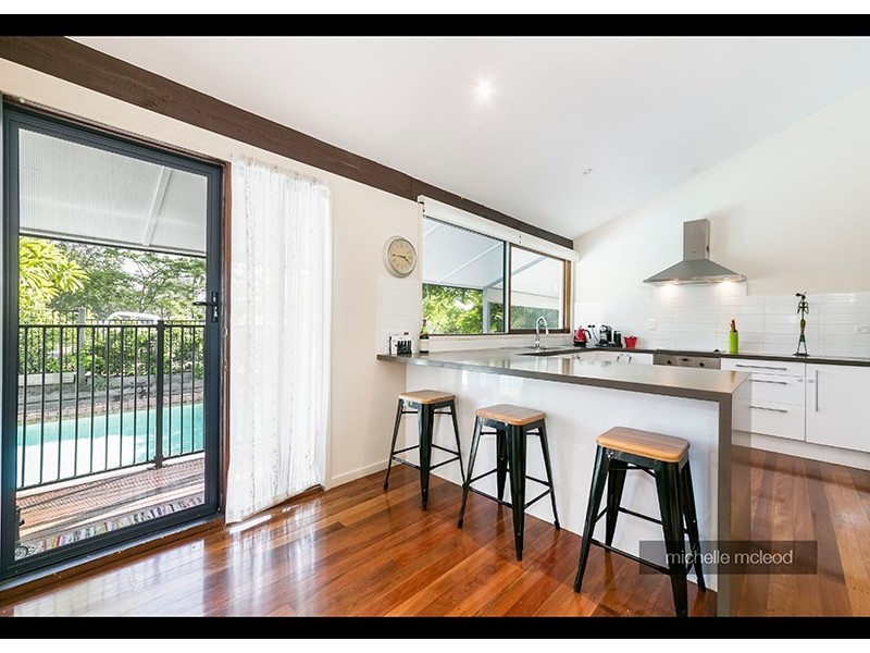 77 Sunset Road, Kenmore QLD 4069