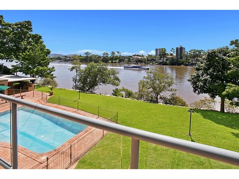 3/164 Macquarie Street, St Lucia QLD 4067