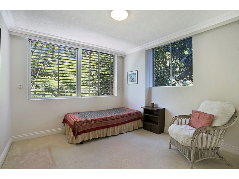 3/164 Macquarie Street, St Lucia QLD 4067