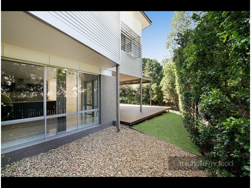 5 Lomandra Place, Chapel Hill QLD 4069