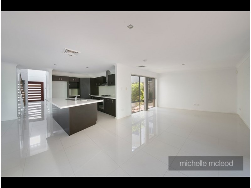 5 Lomandra Place, Chapel Hill QLD 4069