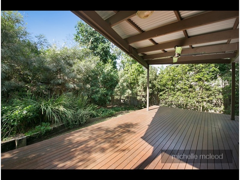 5 Lomandra Place, Chapel Hill QLD 4069