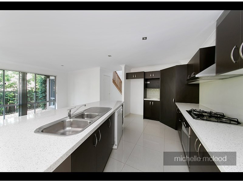 5 Lomandra Place, Chapel Hill QLD 4069