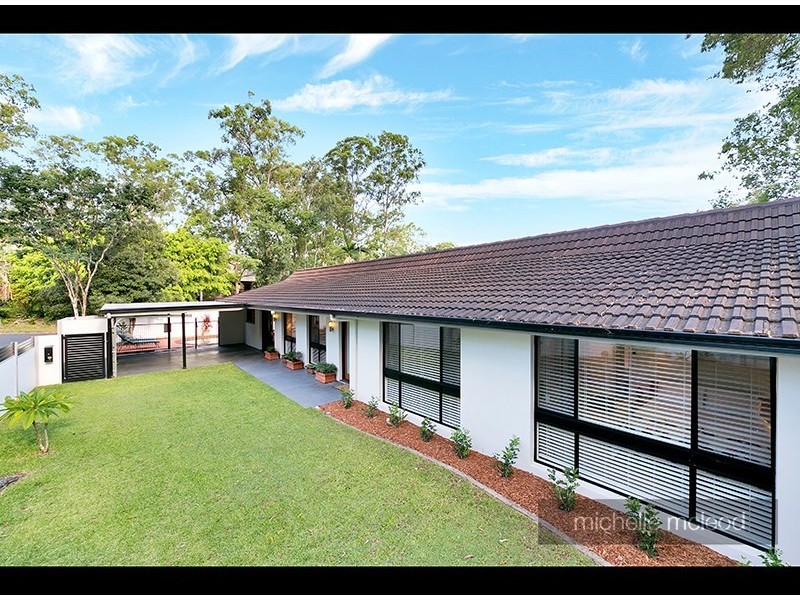 2 Star Place, Chapel Hill QLD 4069
