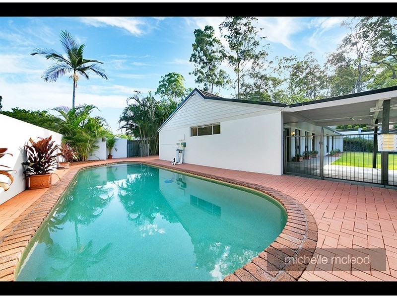 2 Star Place, Chapel Hill QLD 4069