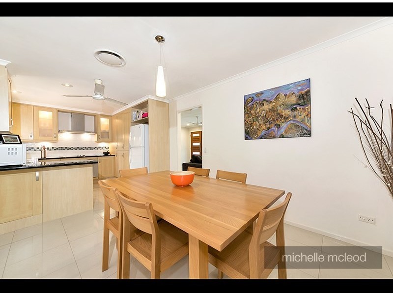 2 Star Place, Chapel Hill QLD 4069