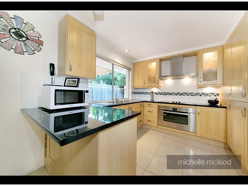 2 Star Place, Chapel Hill QLD 4069