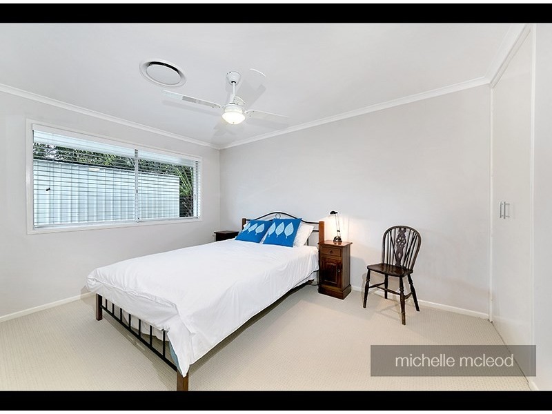 2 Star Place, Chapel Hill QLD 4069