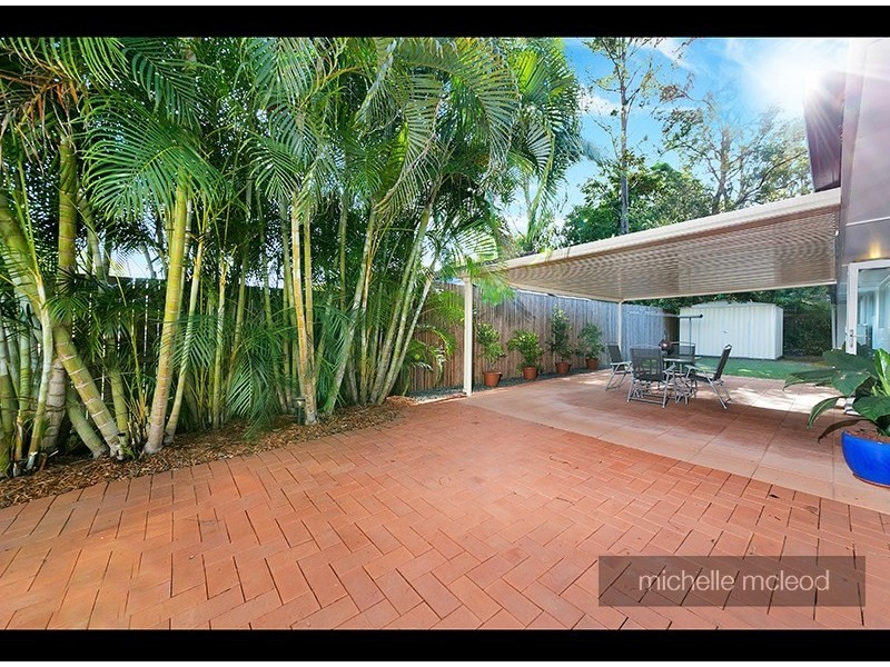 2 Star Place, Chapel Hill QLD 4069