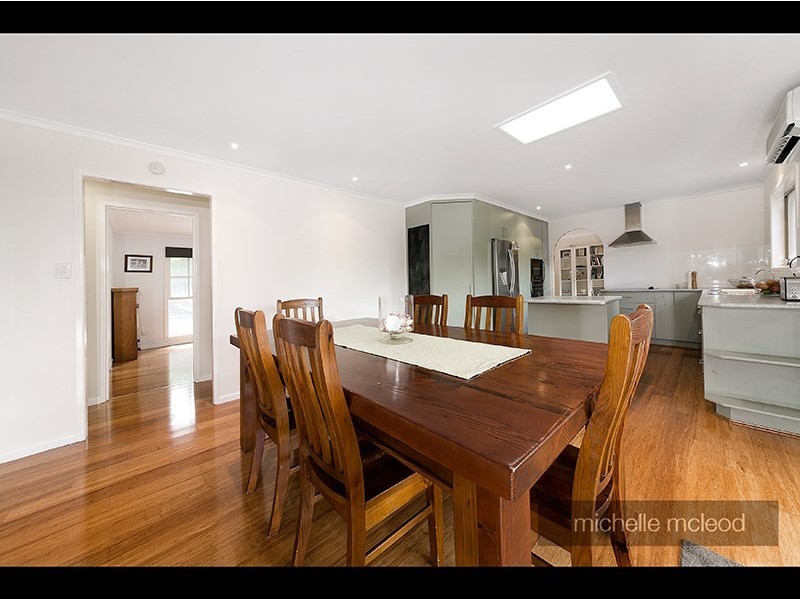 4 Bynoe Close, Chapel Hill QLD 4069