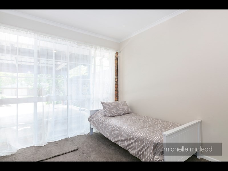 4 Bynoe Close, Chapel Hill QLD 4069