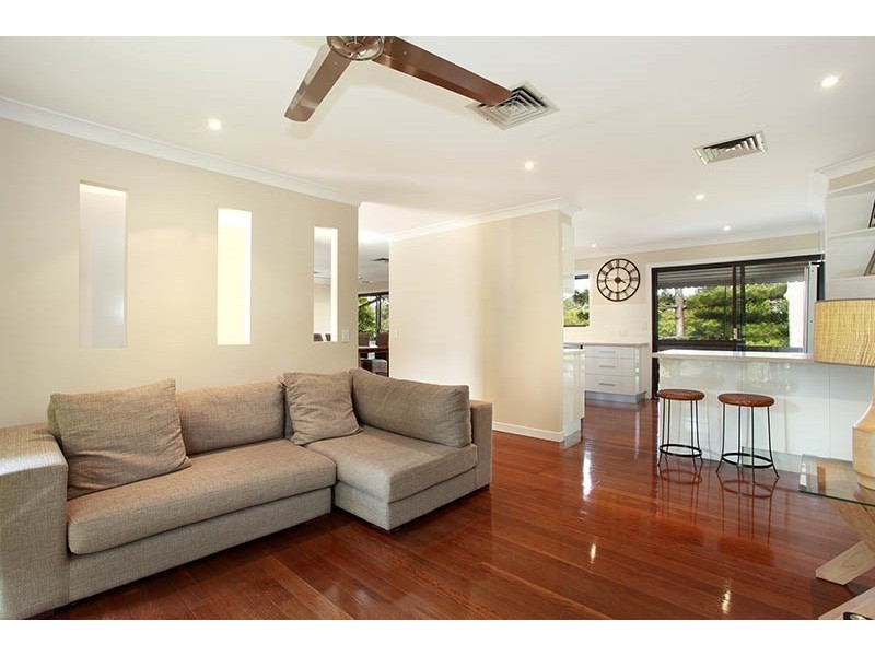 3 Dyer Street, Chapel Hill QLD 4069