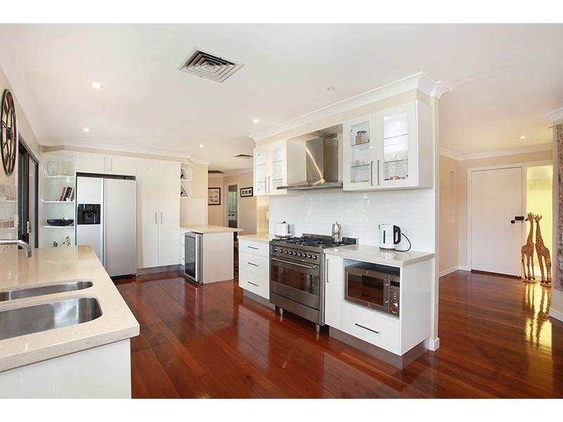 3 Dyer Street, Chapel Hill QLD 4069