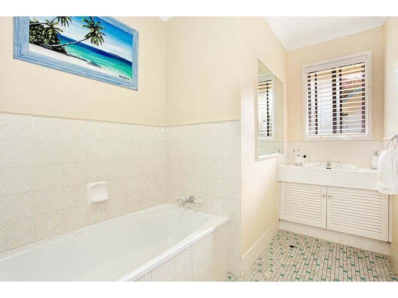 3 Dyer Street, Chapel Hill QLD 4069