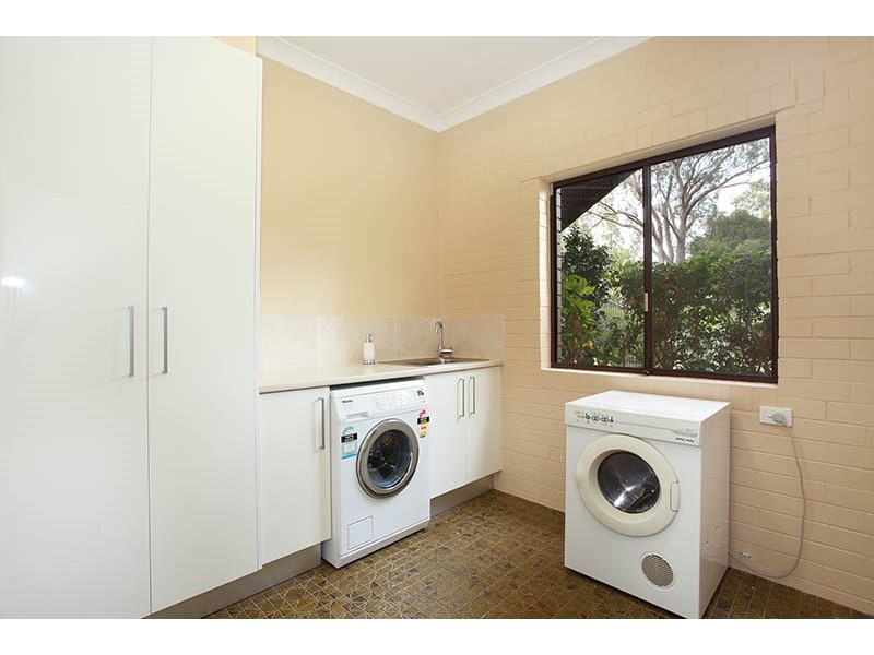 3 Dyer Street, Chapel Hill QLD 4069