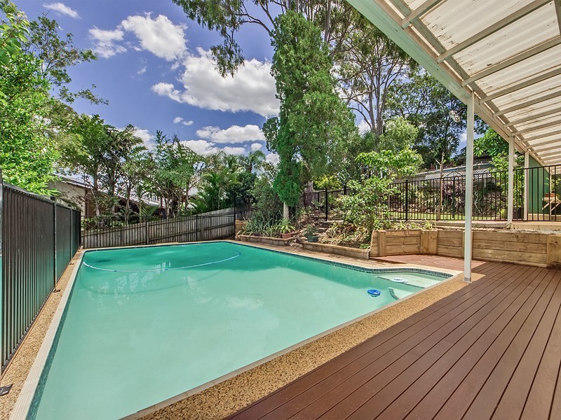 16 Rialanna Street, Kenmore QLD 4069