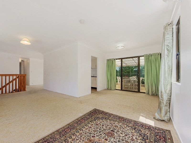 16 Rialanna Street, Kenmore QLD 4069