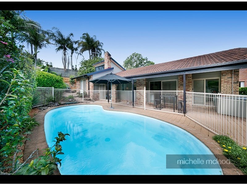 42 Nankoor Street, Chapel Hill QLD 4069