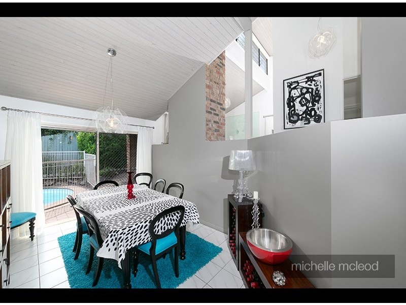 42 Nankoor Street, Chapel Hill QLD 4069