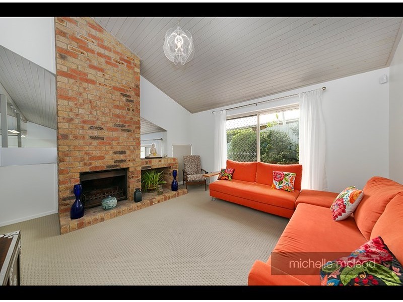 42 Nankoor Street, Chapel Hill QLD 4069