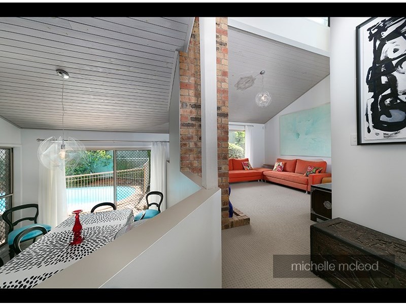 42 Nankoor Street, Chapel Hill QLD 4069