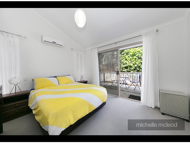 42 Nankoor Street, Chapel Hill QLD 4069