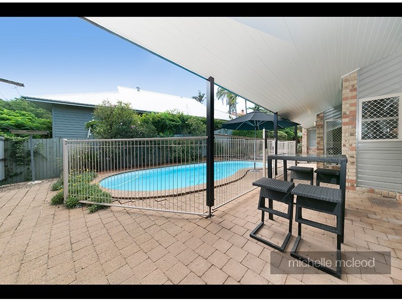 42 Nankoor Street, Chapel Hill QLD 4069