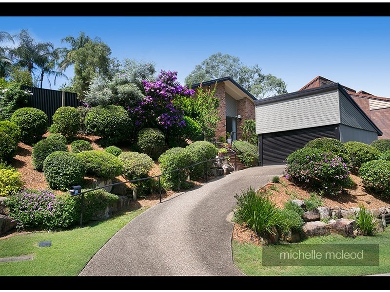 42 Nankoor Street, Chapel Hill QLD 4069