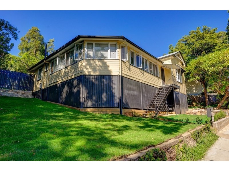 15 Cunningham Street, Taringa QLD 4068