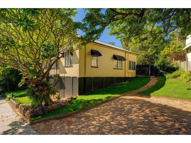 15 Cunningham Street, Taringa QLD 4068