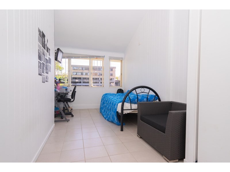 15 Cunningham Street, Taringa QLD 4068