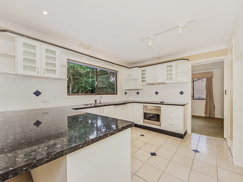 7 Burrumbuck Street, Chapel Hill QLD 4069