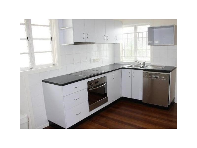 27 Saunders Street, Indooroopilly QLD 4068