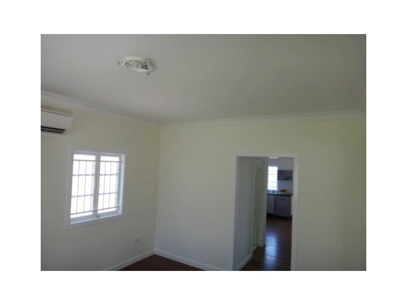 27 Saunders Street, Indooroopilly QLD 4068