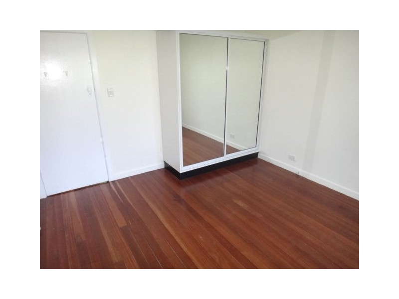 27 Saunders Street, Indooroopilly QLD 4068