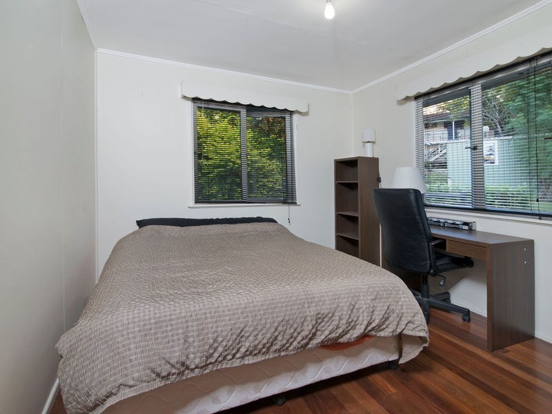 7 Cougar Street, Indooroopilly QLD 4068