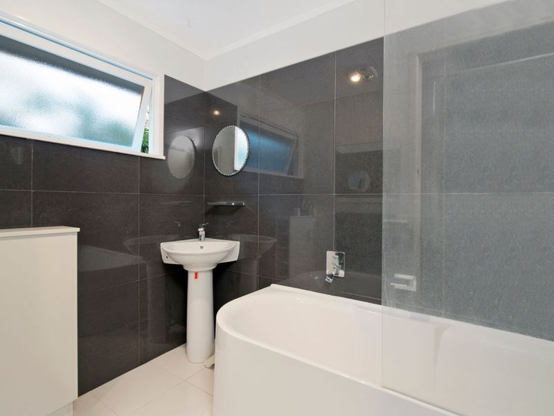 7 Cougar Street, Indooroopilly QLD 4068