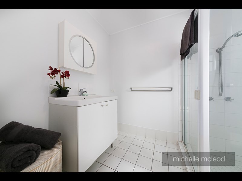 11 Chantilly Street, Chapel Hill QLD 4069