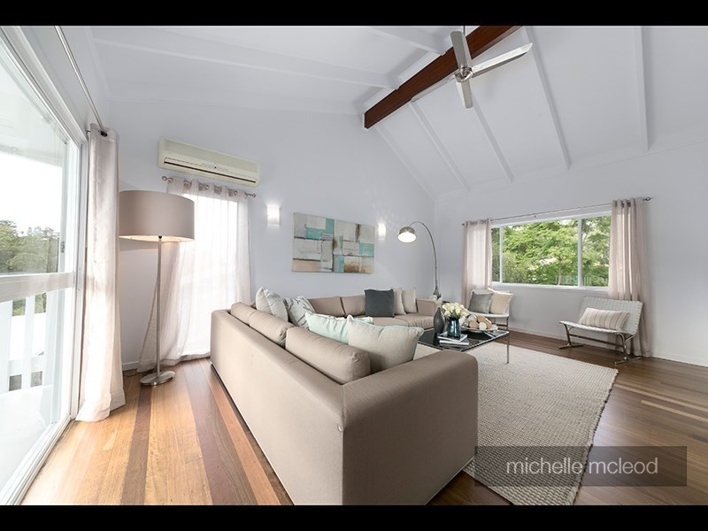 11 Chantilly Street, Chapel Hill QLD 4069